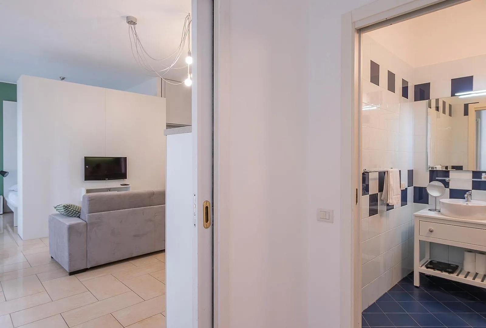 Apartment Youhosty - Via Savona 70 Milan Italy