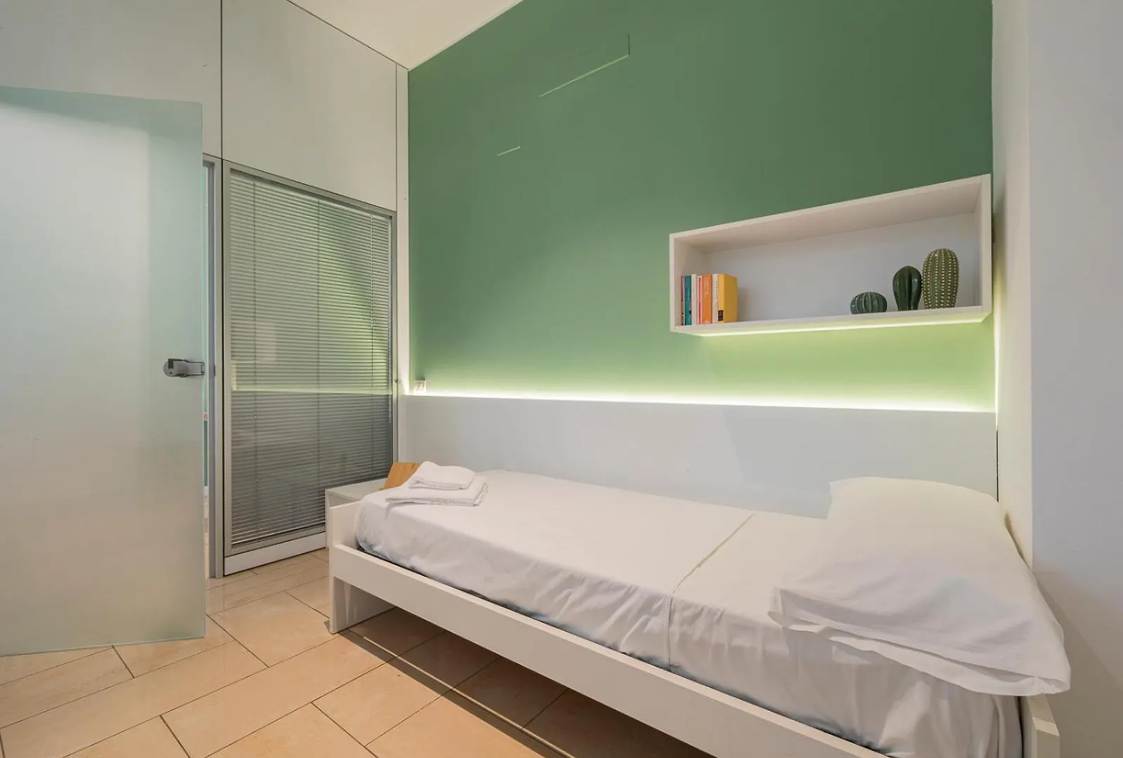Youhosty - Via Savona 70 Milan Italy